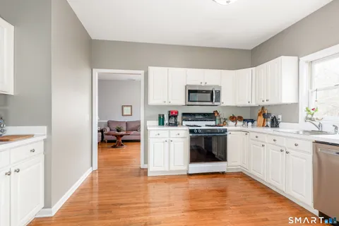 $624,900 | 6 Rollwood Drive, Guilford, CT 06437