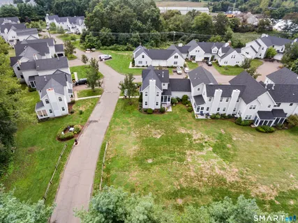 $624,900 | 6 Rollwood Drive, Guilford, CT 06437