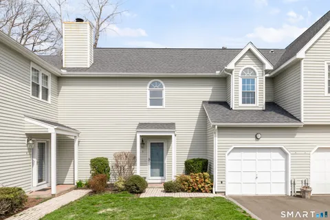 $624,900 | 6 Rollwood Drive, Guilford, CT 06437