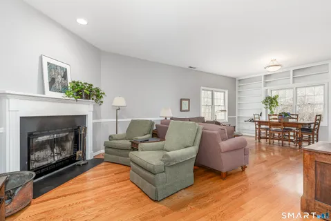 $624,900 | 6 Rollwood Drive, Guilford, CT 06437