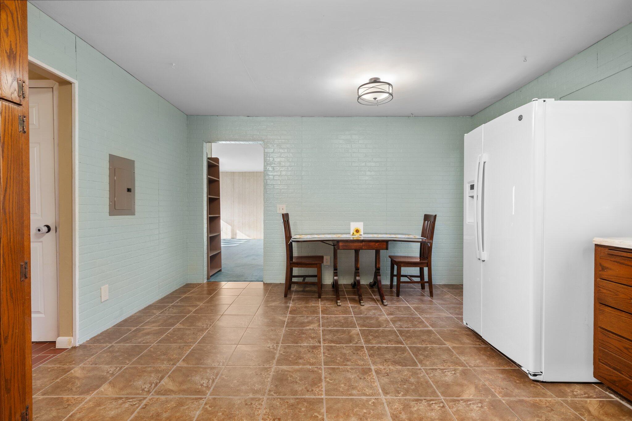 21110 Kaiser Road Gregory, MI 48137 - Photo 6 of 73 25-web-or-mls-DSC02486