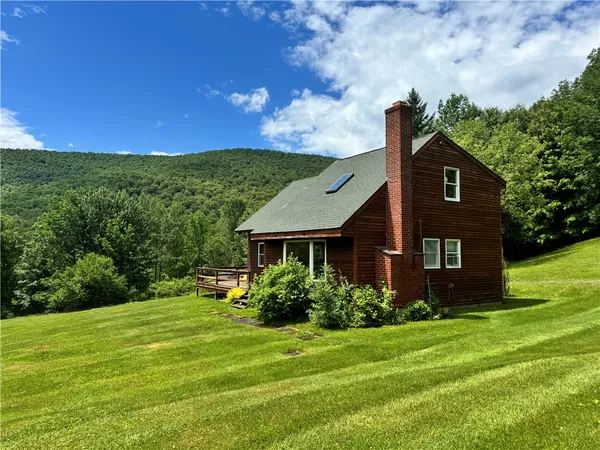 $2,100 | 228 Staab Road, Roxbury, NY 12474