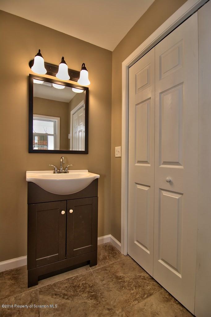 111 South Ridge Street Taylor, PA 18517 - Photo 13 of 29 Gallery Image 13