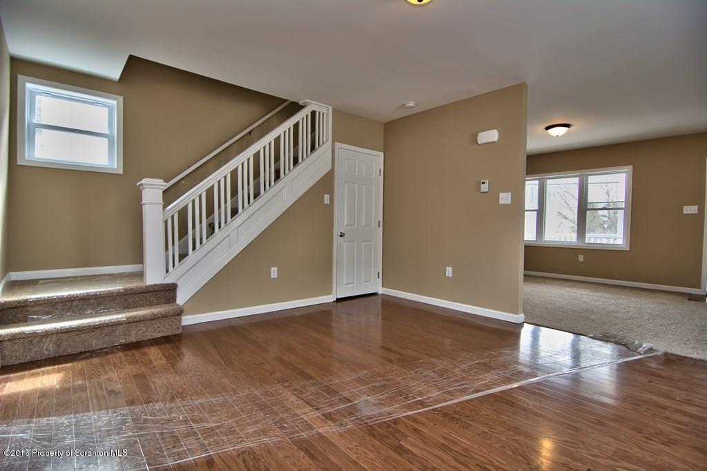111 South Ridge Street Taylor, PA 18517 - Photo 5 of 29 Gallery Image 5