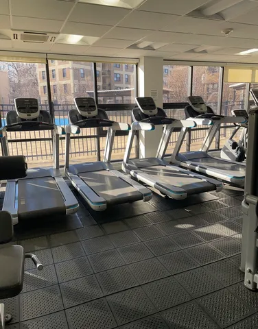 $199,900 | 3930 North Pine Grove Avenue, Unit 2405, Chicago, IL 60613