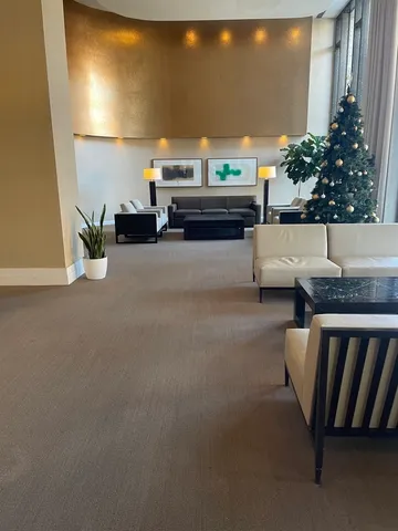 $199,900 | 3930 North Pine Grove Avenue, Unit 2405, Chicago, IL 60613