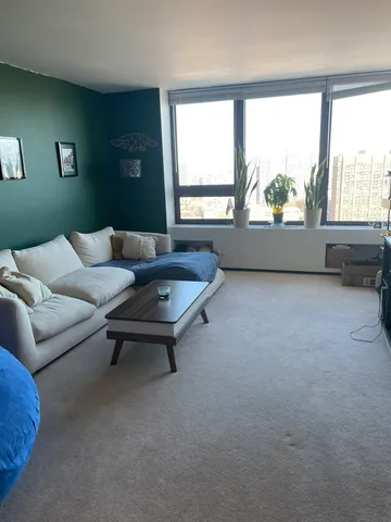 $199,900 | 3930 North Pine Grove Avenue, Unit 2405, Chicago, IL 60613