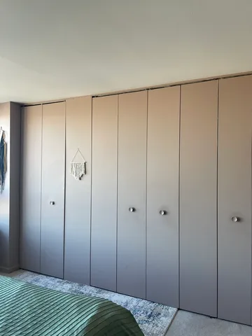 $199,900 | 3930 North Pine Grove Avenue, Unit 2405, Chicago, IL 60613