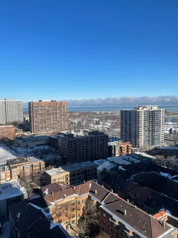 $199,900 | 3930 North Pine Grove Avenue, Unit 2405, Chicago, IL 60613