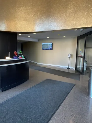 $199,900 | 3930 North Pine Grove Avenue, Unit 2405, Chicago, IL 60613