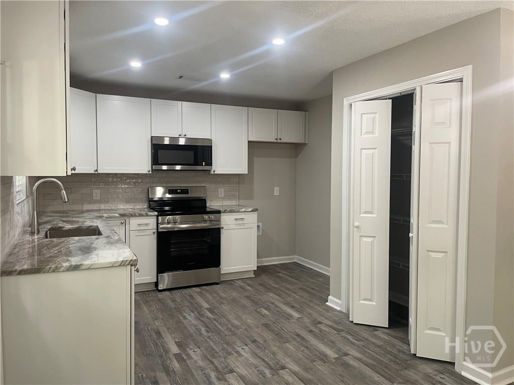 271 Thomas Circle Springfield, GA 31329 - Photo 3 of 17