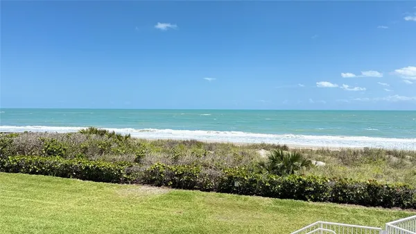 $4,000 | 2700 Ocean Drive, Unit 208, Vero Beach, FL 32963