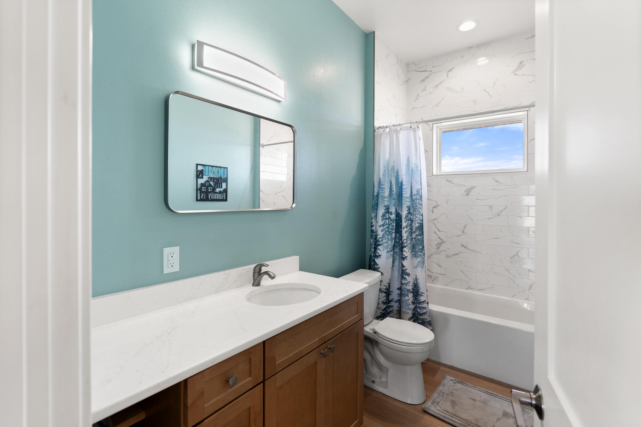 134 Beatty Spur Road Sheridan, WY 82801 - Photo 16 of 30 Tile to the ceiling
