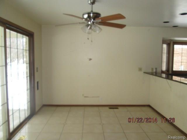 31153 Country Ridge Circle Farmington, MI 48331 - Photo 6 of 21 IMG_6509.jpg