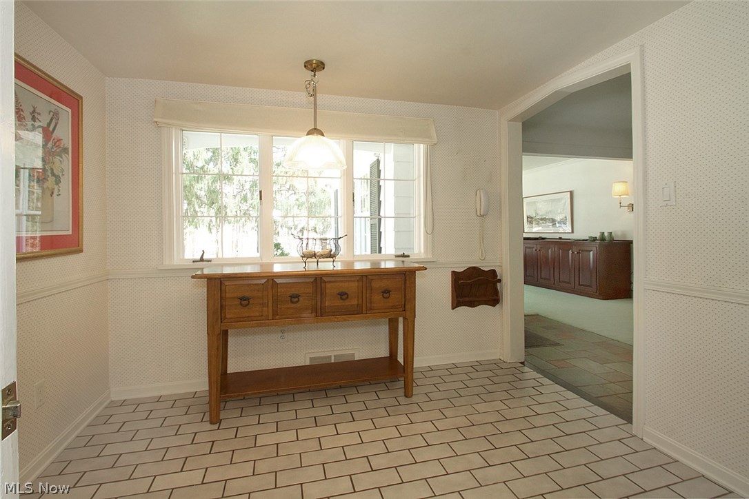 442 Riverview Road Gates Mills, OH 44040 - Photo 20 of 29 Eat-in kitchen