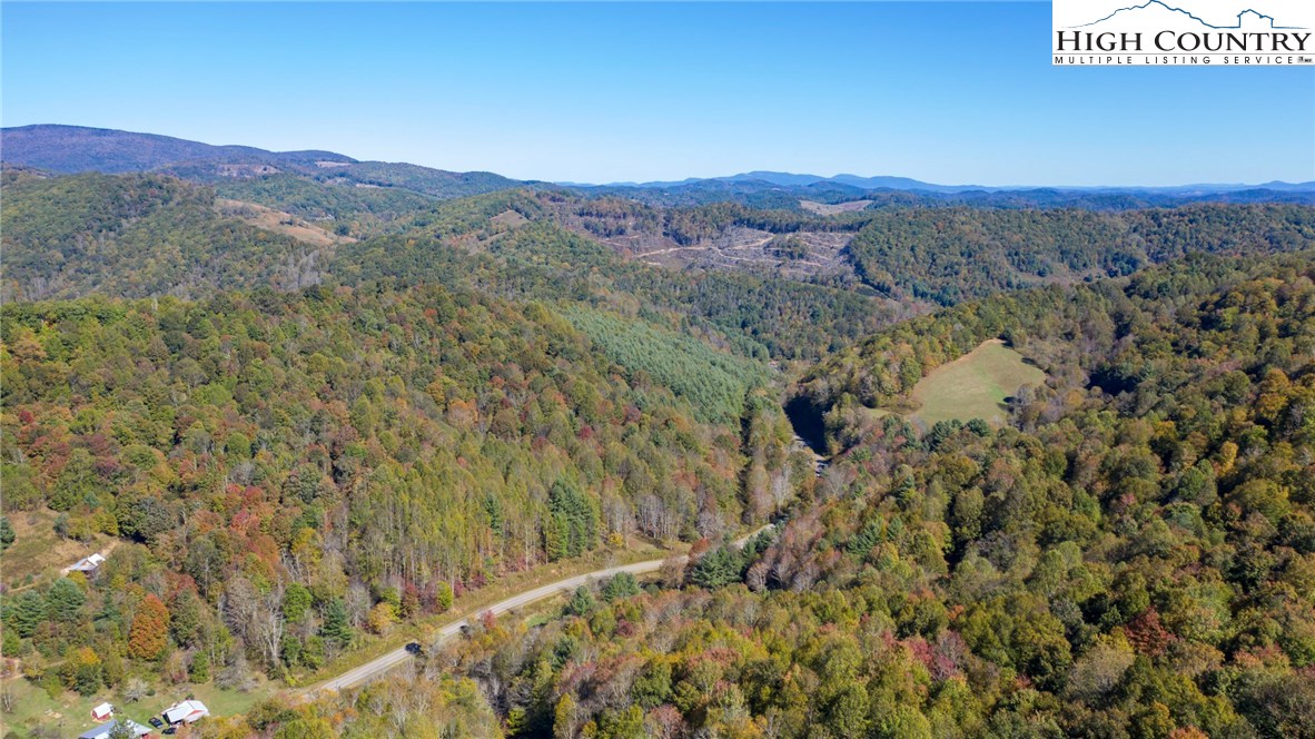 895 Little Windfall Road Lansing, NC 28643 - Photo 4 of 50
