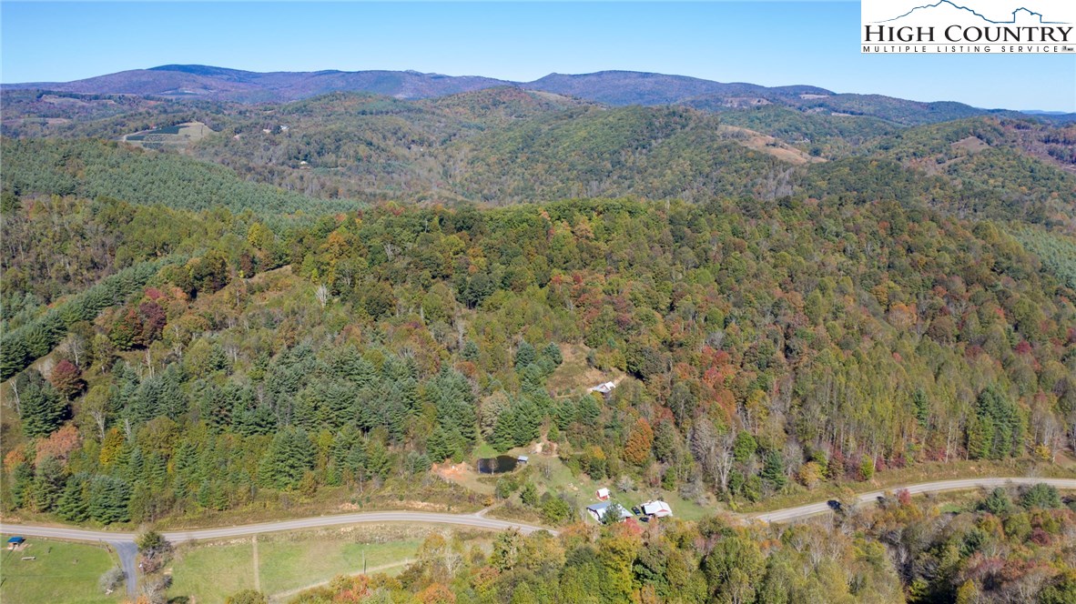 895 Little Windfall Road Lansing, NC 28643 - Photo 5 of 50