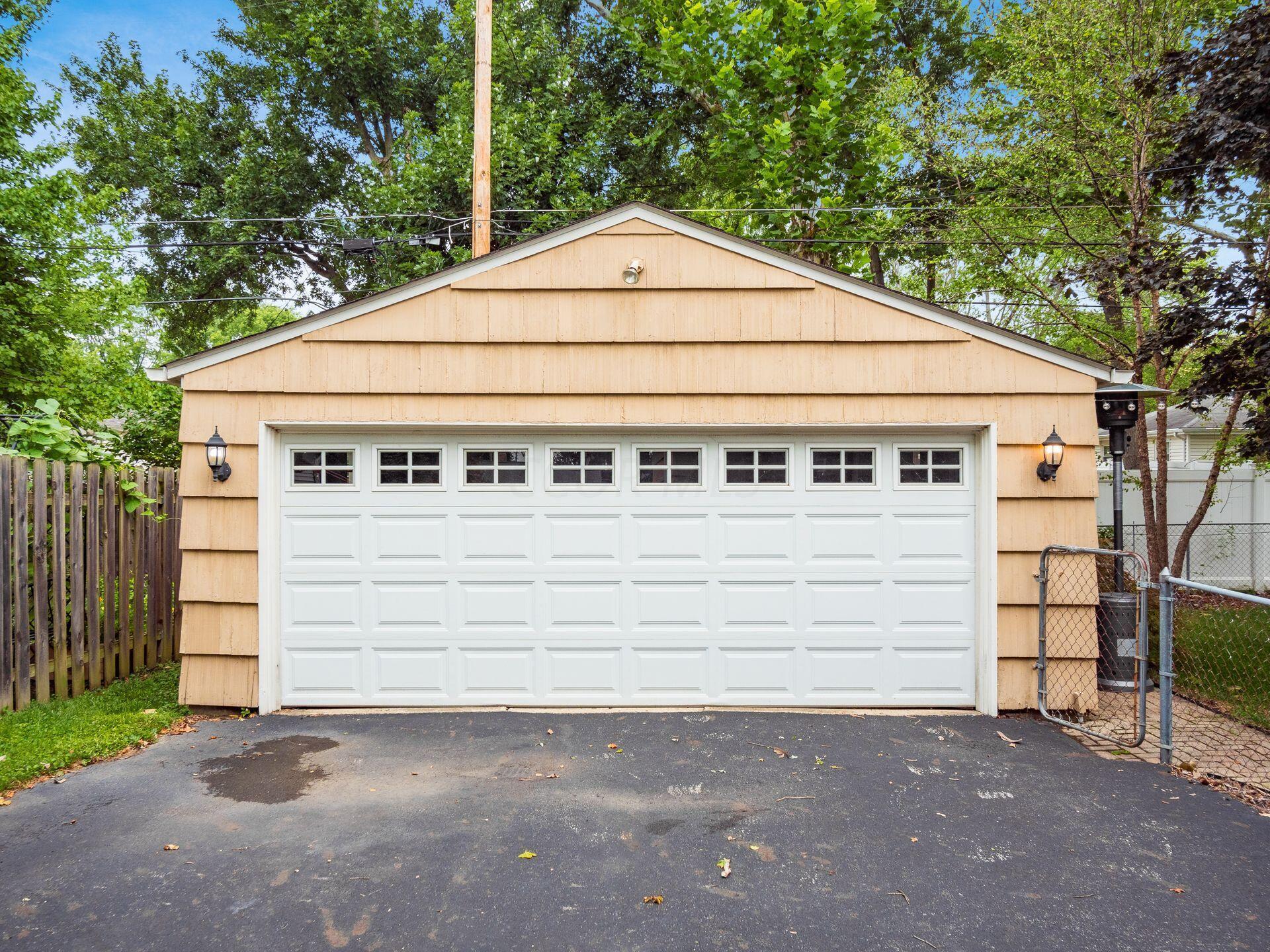 2404 Swansea Road Columbus, OH 43221 - Photo 37 of 37 2 car garage
