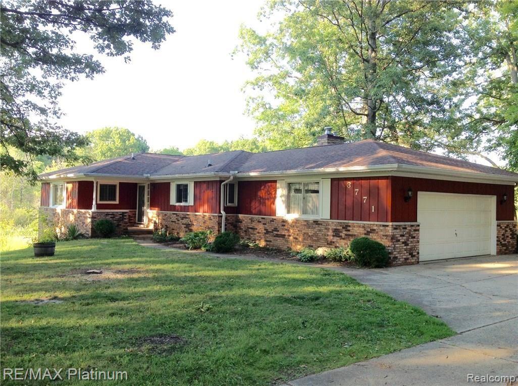 3771 Dorr Road Brighton, MI 48116 - Photo 1 of 28 Front View