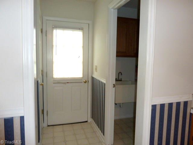 877 Dr Zimmerman Road Lexington, NC 27295 - Photo 7 of 30 Gallery Image 7
