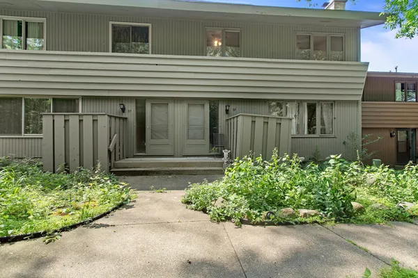 $289,900 | 58 Walden St (Middle Walden), Burnsville, MN 55337