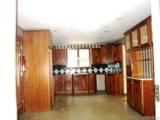 1100 South Baldwin Road Lake Orion, MI 48360 - Photo 5 of 6 Kitchen