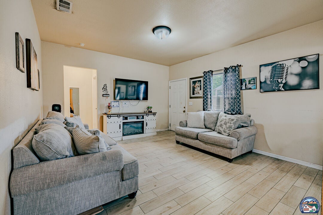 452 D Street Brawley, CA 92227 - Photo 5 of 14 Gallery Image 5