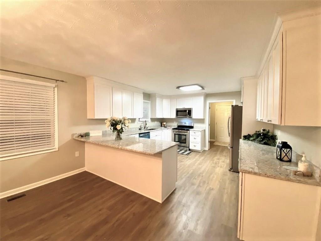 7777 West Deaver Road Columbus, IN 47201 - Photo 10 of 44 Gallery Image 10