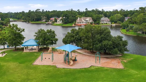 $1,068,000 | 6 Harbor Cove Drive, The Woodlands, TX 77381