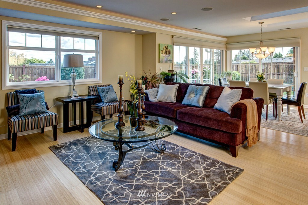 9821 Hilltop Road Bellevue, WA 98004 - Photo 11 of 25 Gallery Image 11
