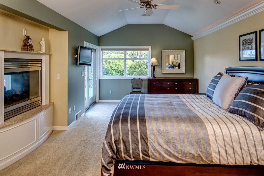 9821 Hilltop Road Bellevue, WA 98004 - Photo 20 of 25 Gallery Image 20