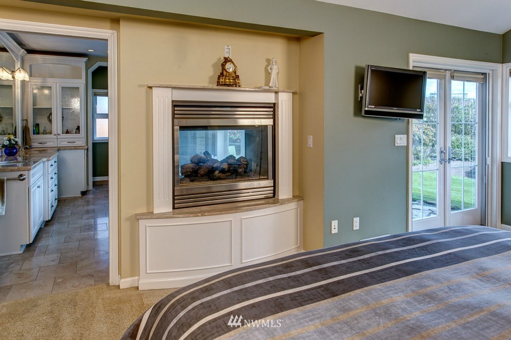 9821 Hilltop Road Bellevue, WA 98004 - Photo 21 of 25 Gallery Image 21