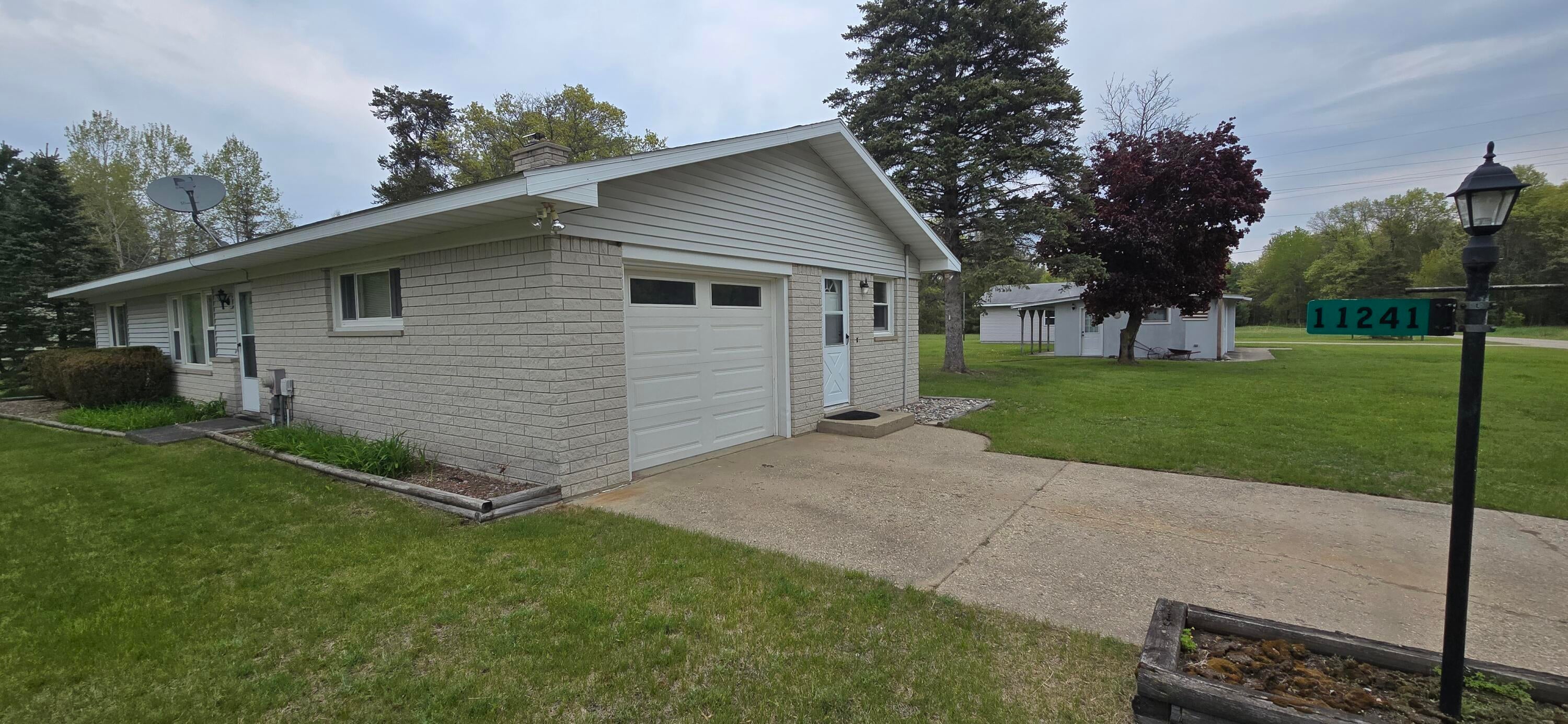 11241 South Grayling Road Roscommon, MI 48653 - Photo 11 of 45 20250530_123335