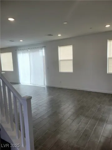 $2,350 | 187 Jaldena Lane, Henderson, NV 89011