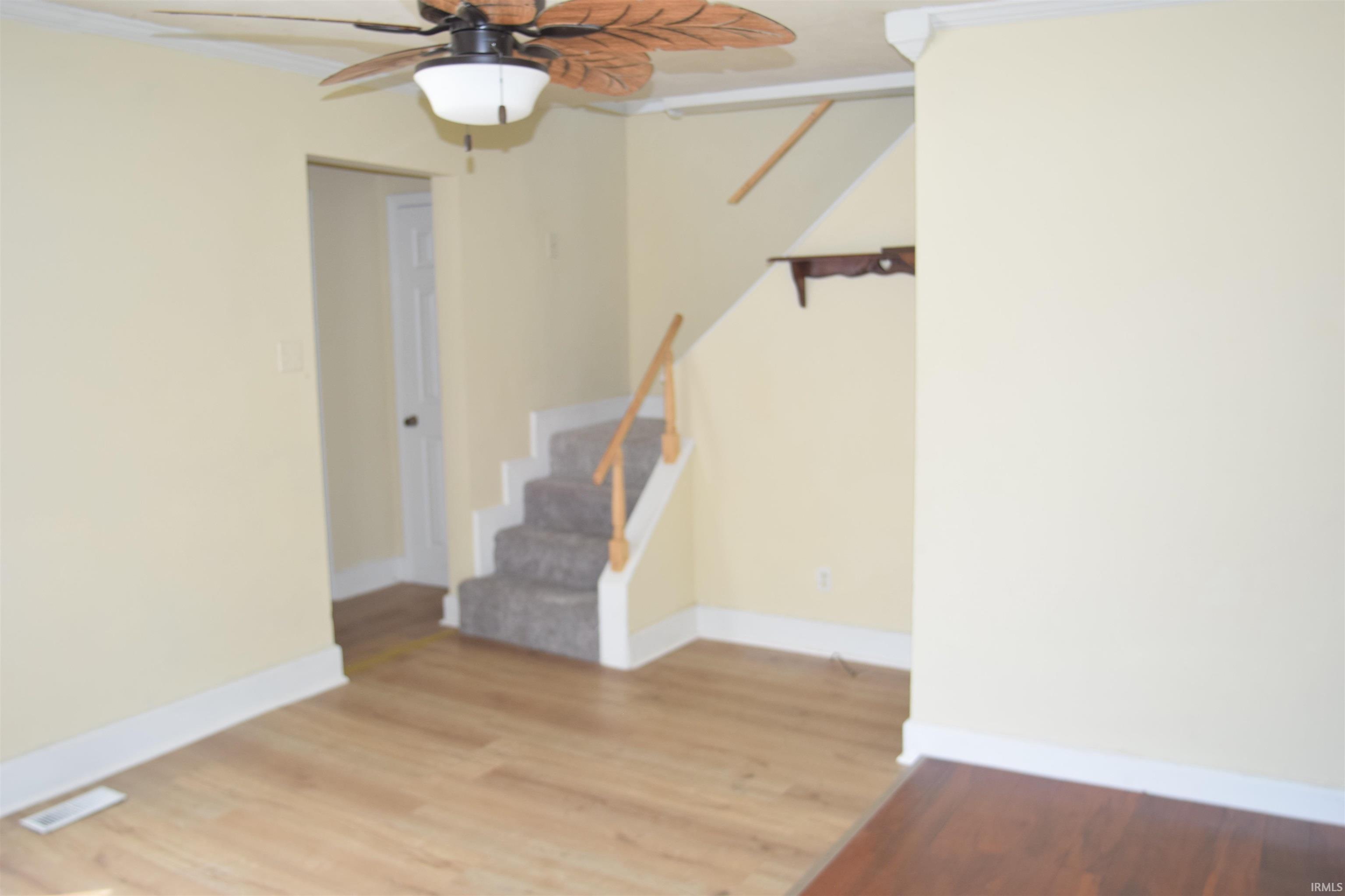 1113 West Oak Street Mitchell, IN 47446 - Photo 4 of 18