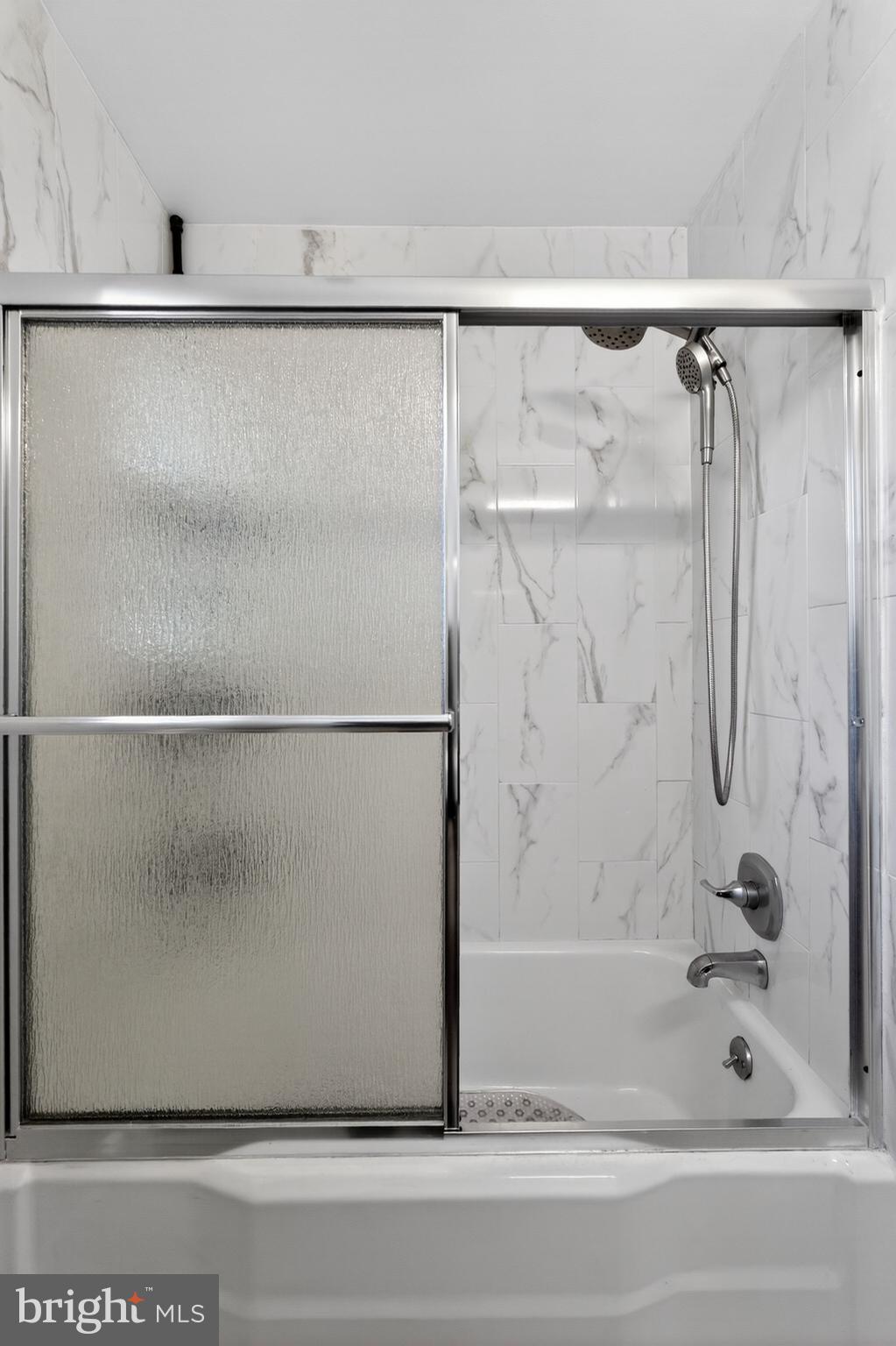 110 McCormick Avenue Ridley Park, PA 19078 - Photo 23 of 29 a bathroom with a bathtub
