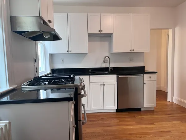 $4,000 | 112 Franklin Street, Unit 2, Brookline, MA 02445