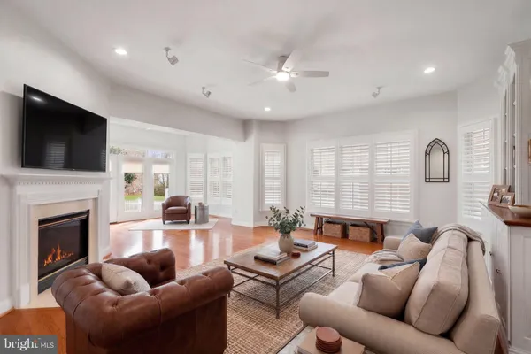 $5,950 | 9185 Topaz Street, Fairfax, VA 22031