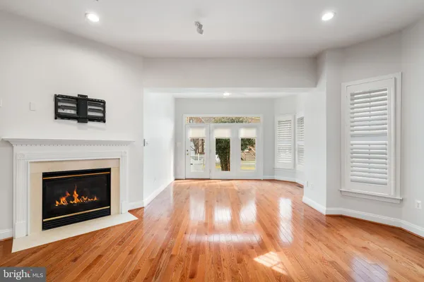 $5,950 | 9185 Topaz Street, Fairfax, VA 22031