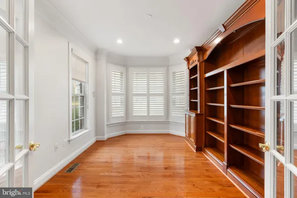 $5,950 | 9185 Topaz Street, Fairfax, VA 22031