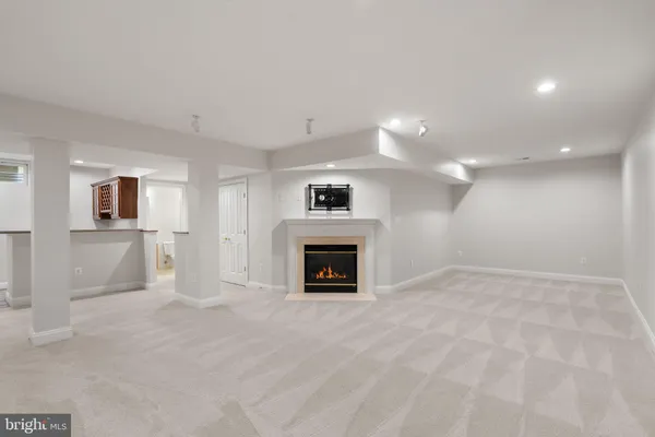 $5,950 | 9185 Topaz Street, Fairfax, VA 22031