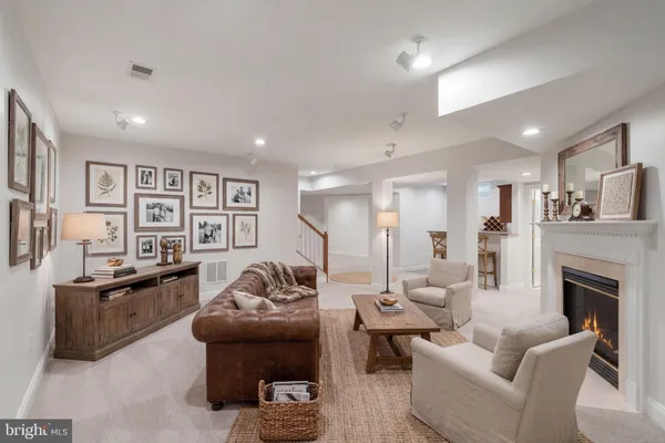 $5,950 | 9185 Topaz Street, Fairfax, VA 22031