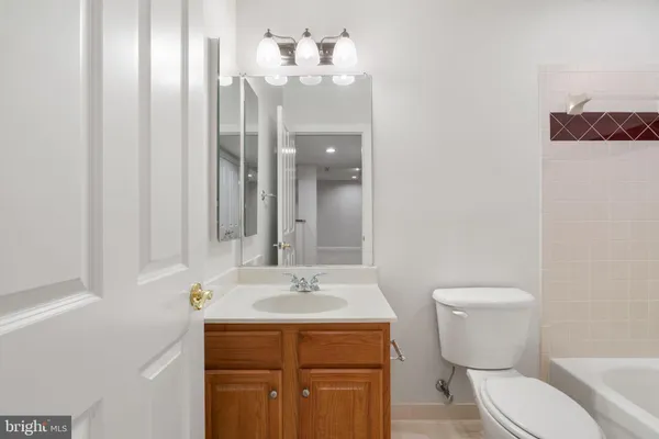 $5,950 | 9185 Topaz Street, Fairfax, VA 22031