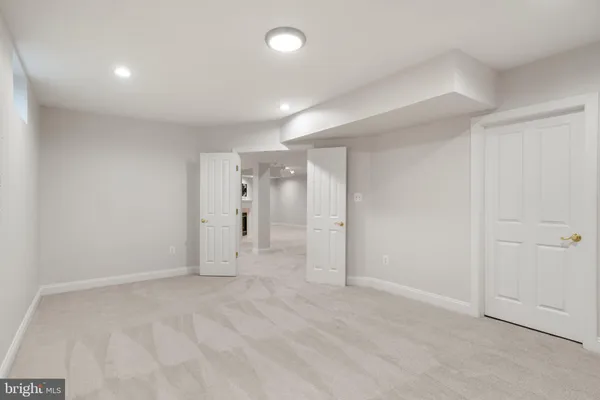 $5,950 | 9185 Topaz Street, Fairfax, VA 22031