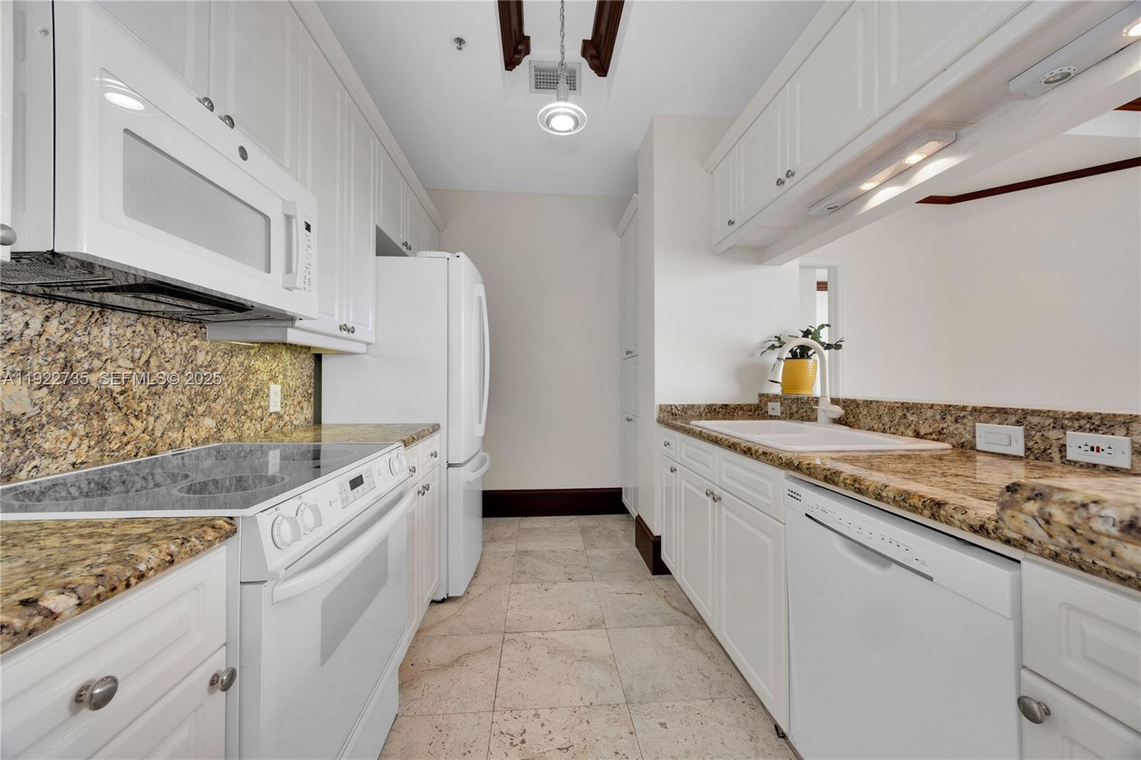 808 Brickell Key Drive, Unit 3603 Miami, FL 33131 - Photo 21 of 29