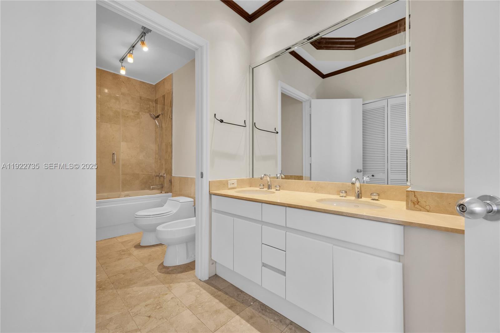 808 Brickell Key Drive, Unit 3603 Miami, FL 33131 - Photo 6 of 29