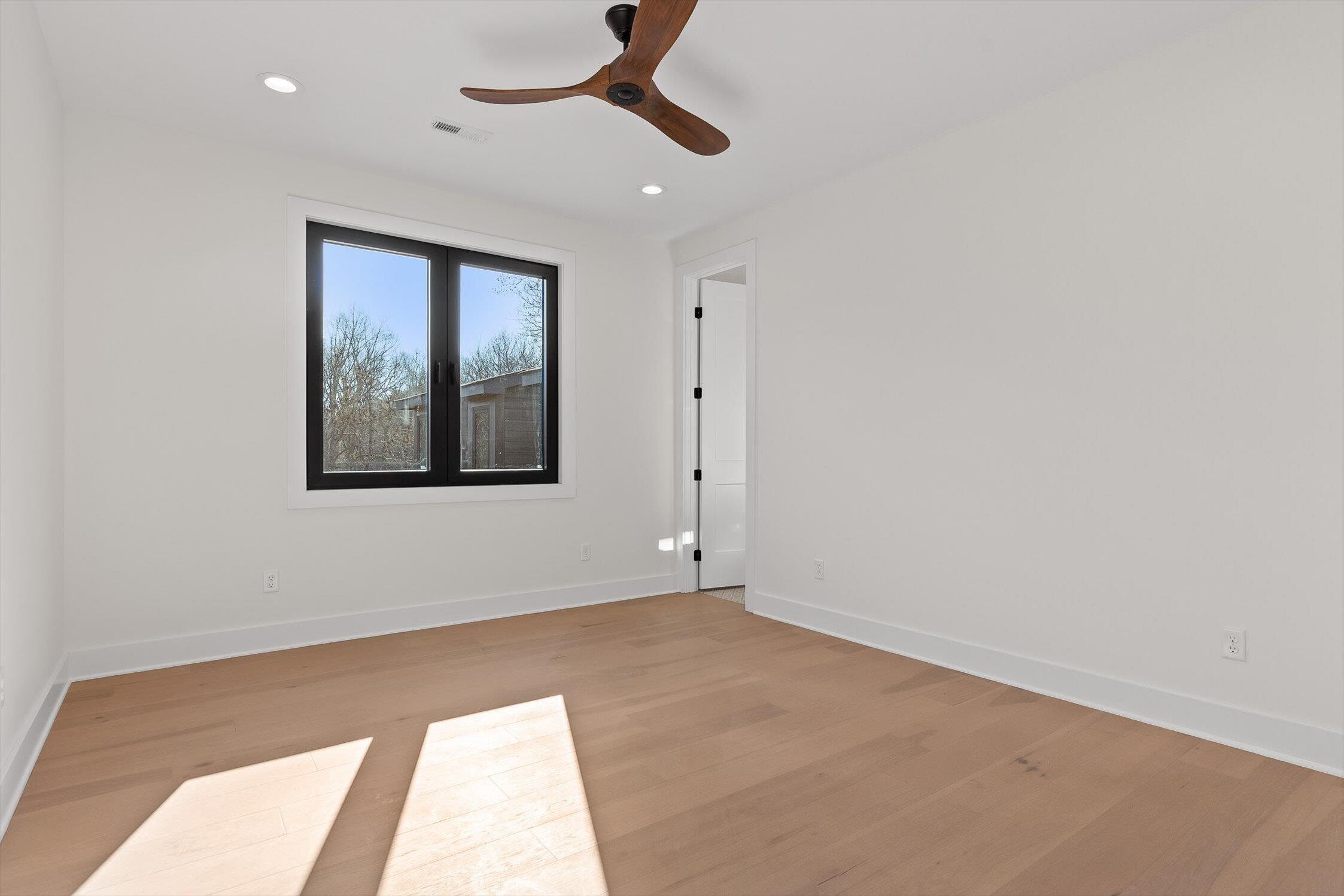 7524 Sawyer Road Signal Mountain, TN 37377 - Photo 30 of 53 07-Sawyer-6