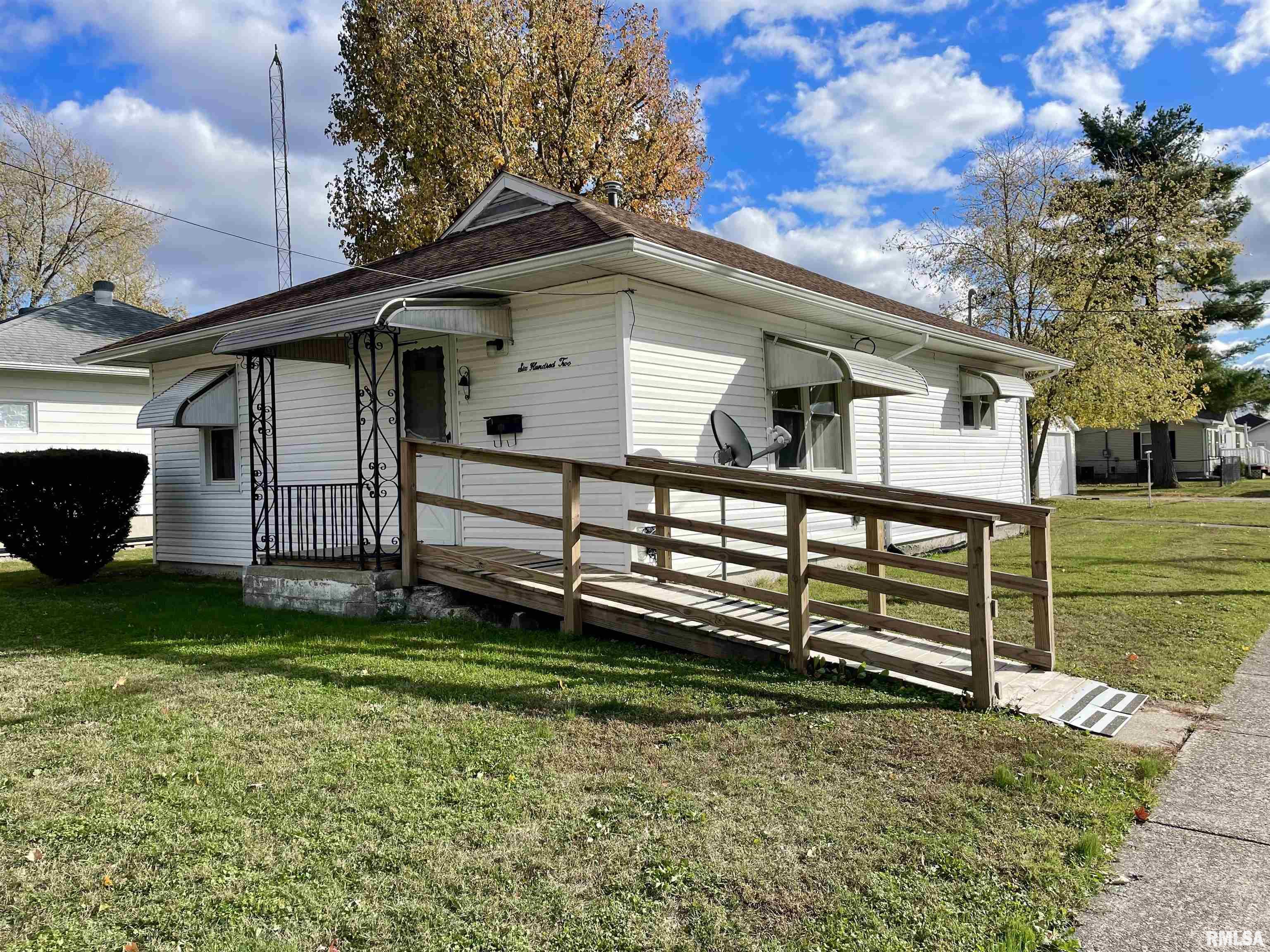 602 East Main Street Christopher, IL 62822 - Photo 1 of 28