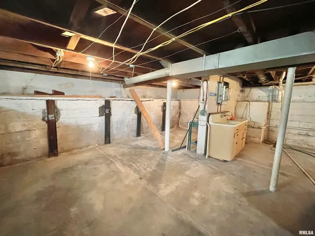 $50,000 | 602 East Main Street, Christopher, IL 62822