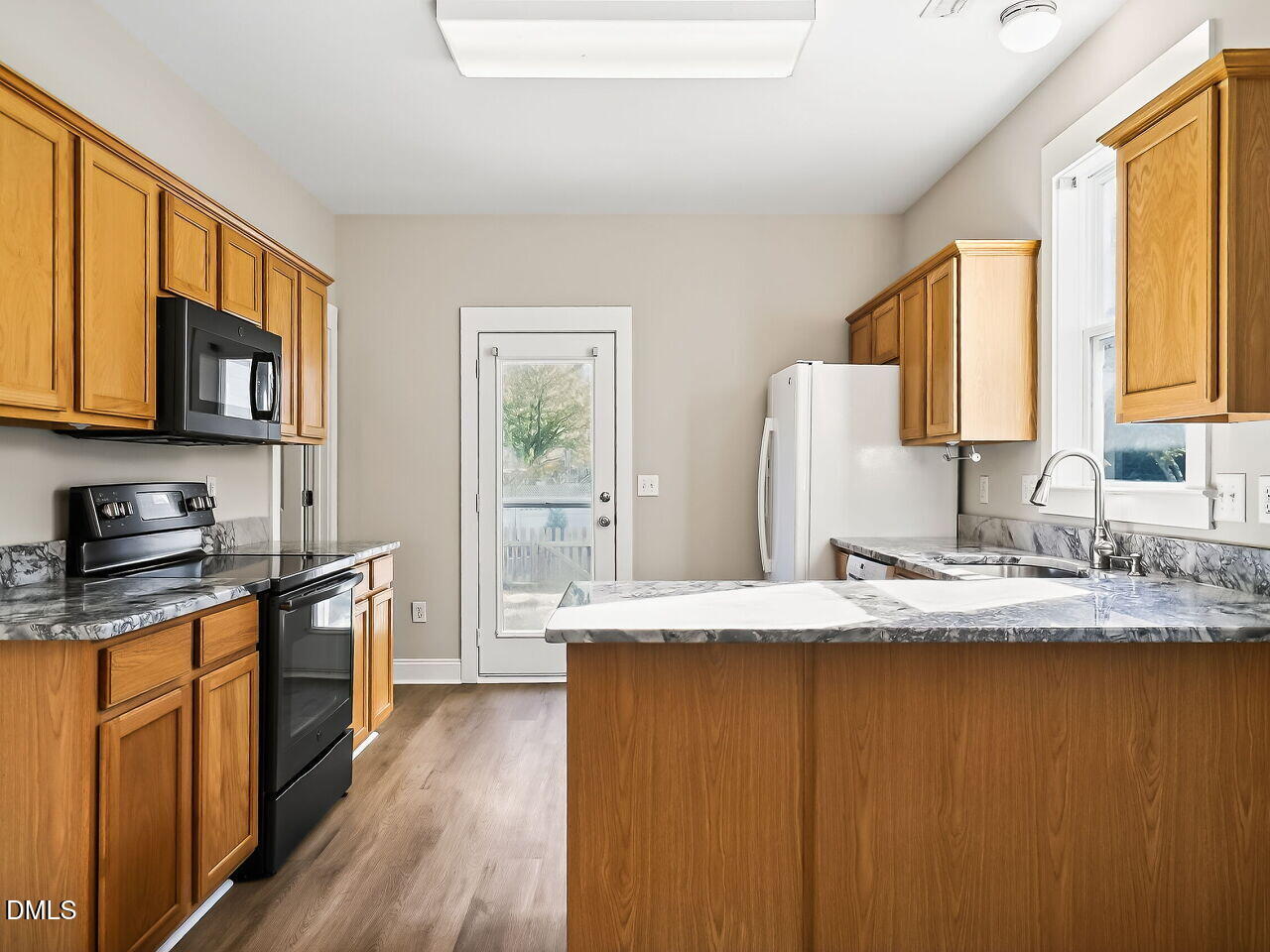10916 Connally Lane Raleigh, NC 27614 - Photo 10 of 25 010-1280x960-kitchen